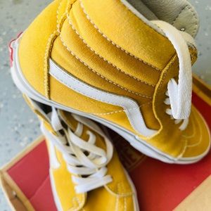 COPY - The Canvas Sk8-Hi Ochre/ True White classic